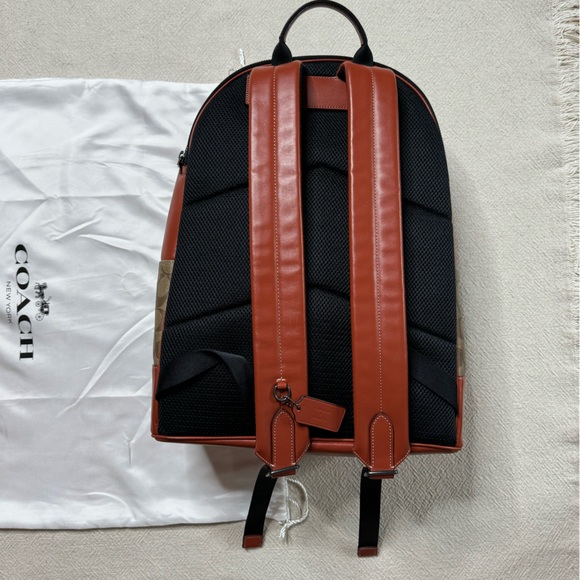 Coach x Peanuts Snoopy Christmas Logo Brown Backpack - Picture 6 of 12